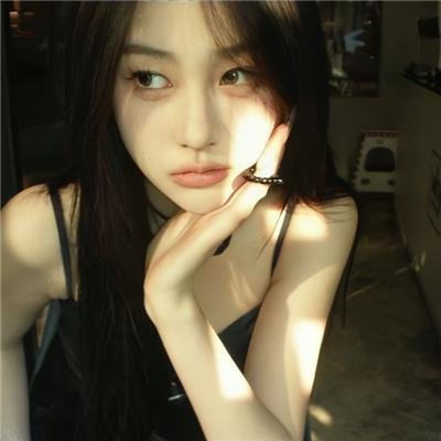 绿茵春色